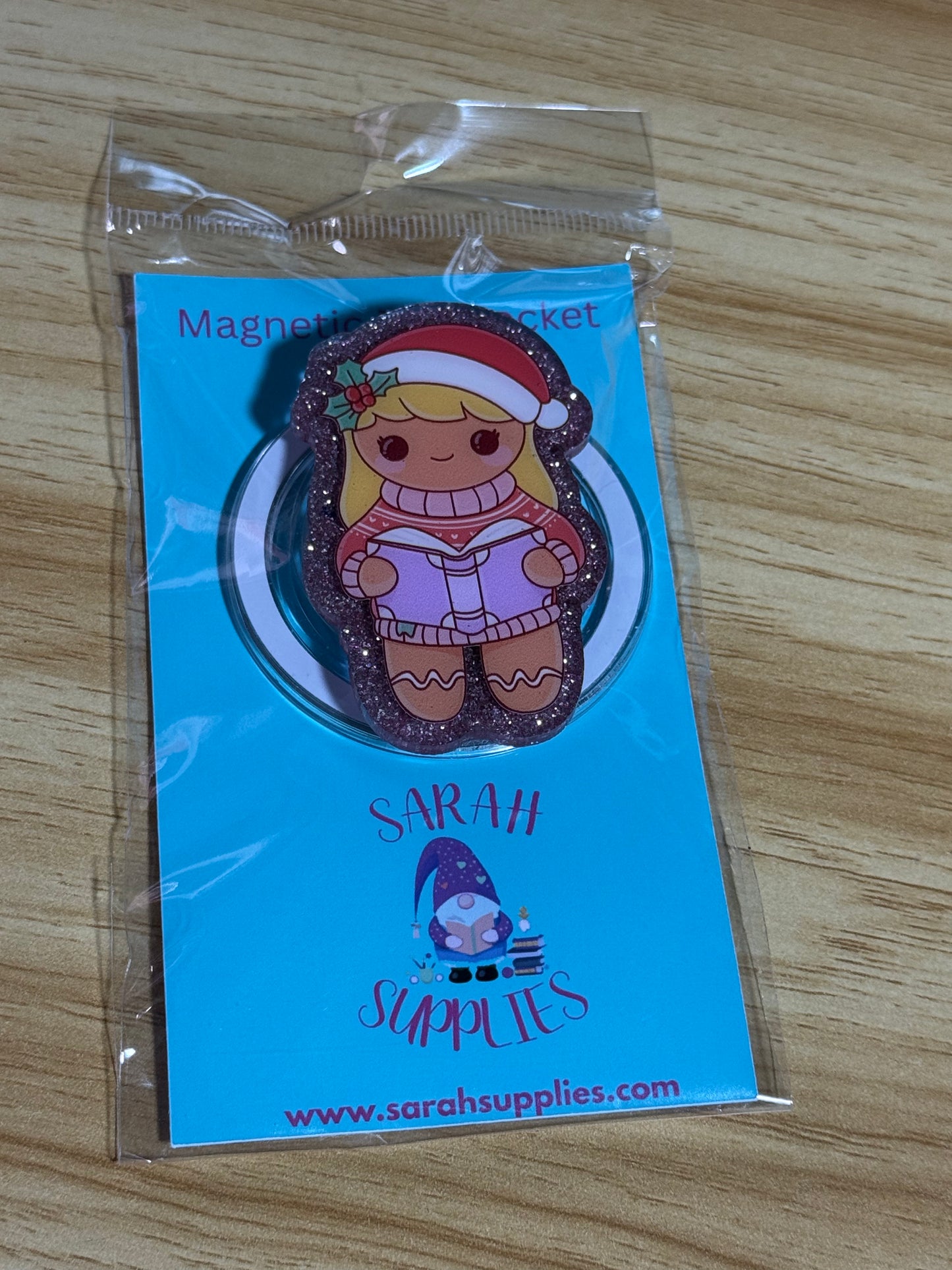 Pop Sockets - Reading Gingerbread